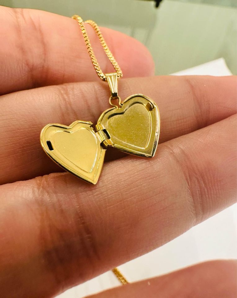 10k Solid Gold Heart Locket With 20” Diamond Cut Box Chain