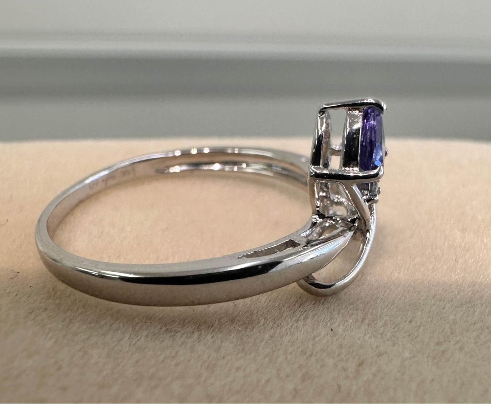 14Karat White gold Natural Trillion cut Tanzanite & Diamond Ring