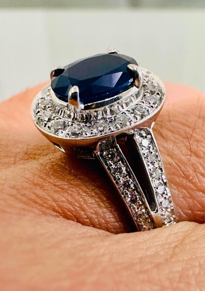 14k Natural 2.05Carat Natural AA Sapphire and Diamonds Engagement Ring