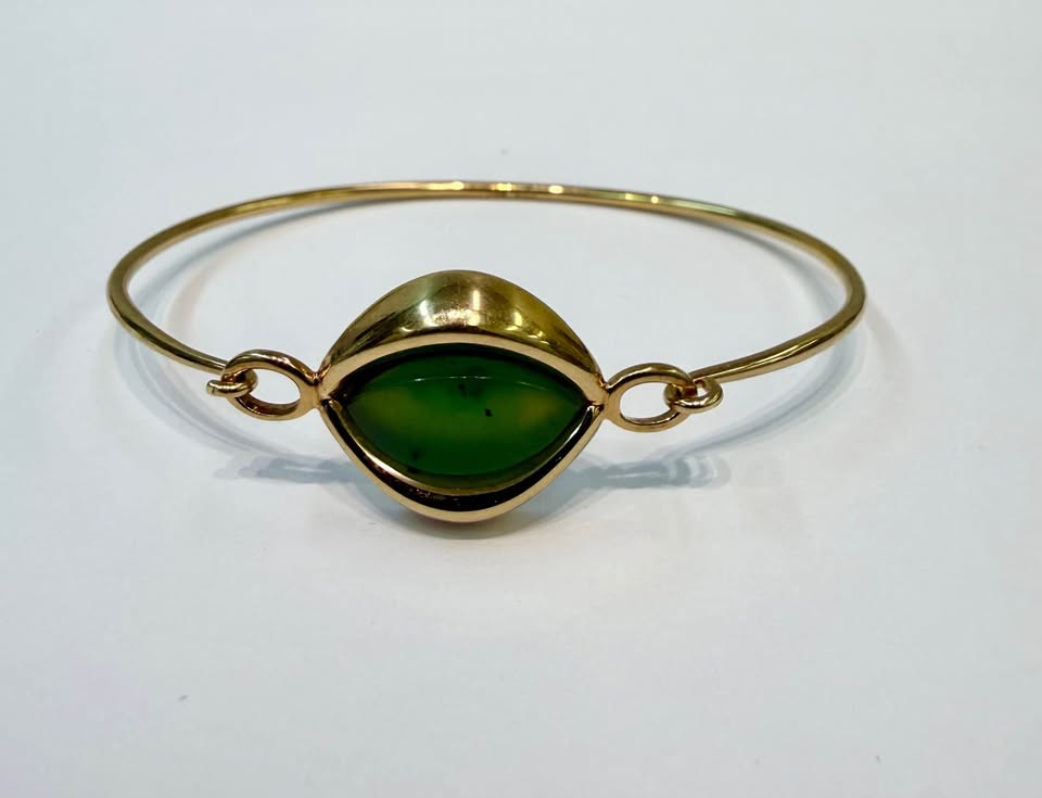 14k Yellow Gold Jade Bangle