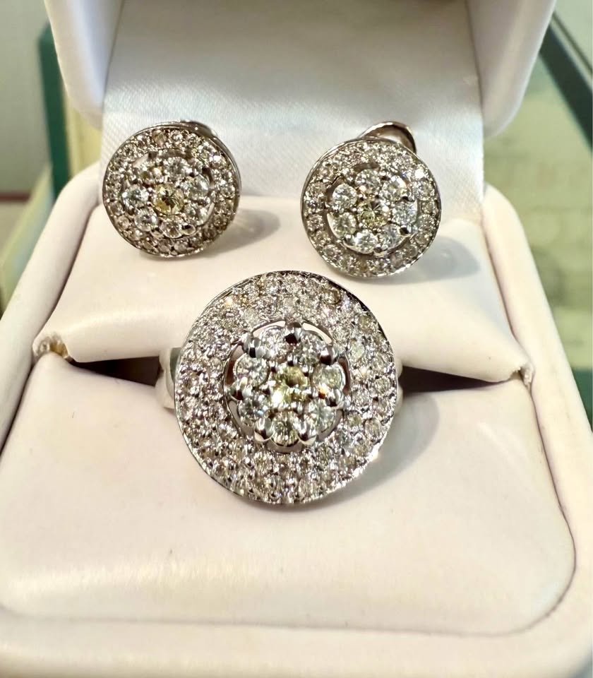 14karat 2.33 Carats Natural Diamonds Earrings and Ring set