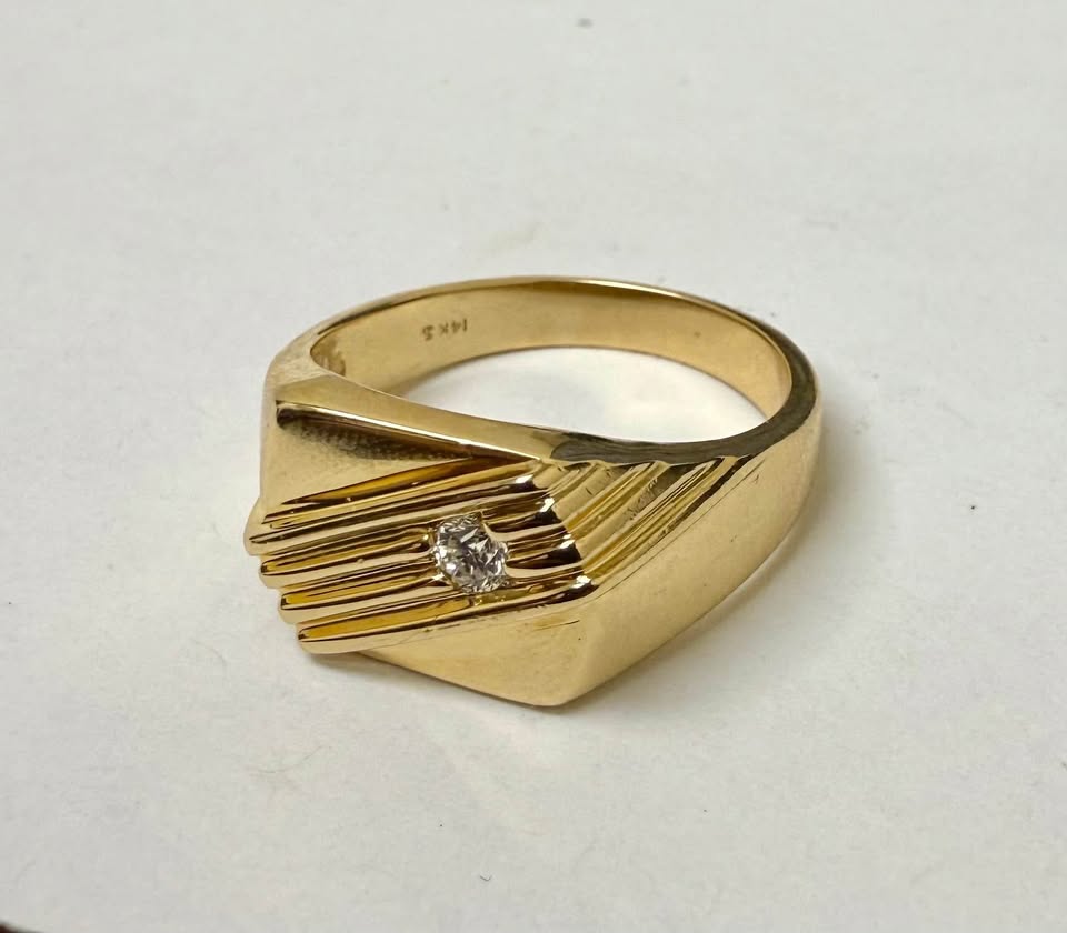14karat Yellow Gold and Diamond Men’s Signet Ring