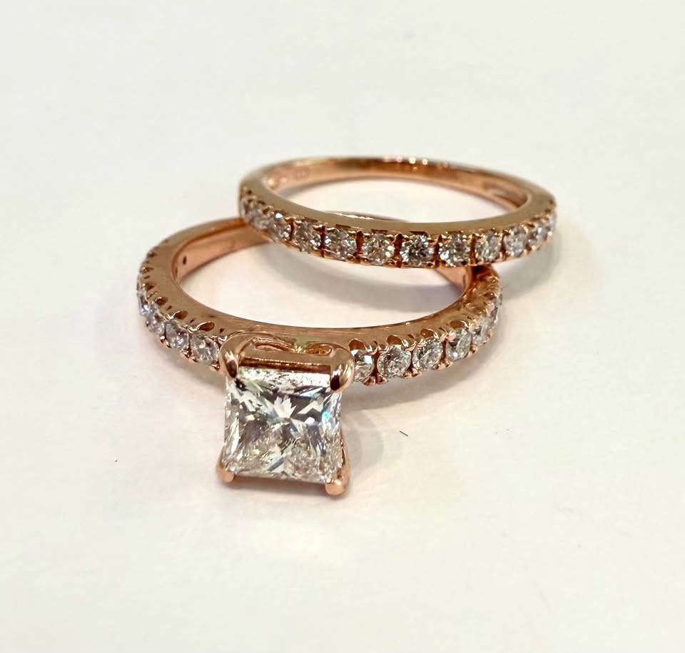 Beautiful Rose Gold 14k Wedding Set , 1.00ct Labmade VVS1-D Centre Stone and 0.50CTW Diamonds