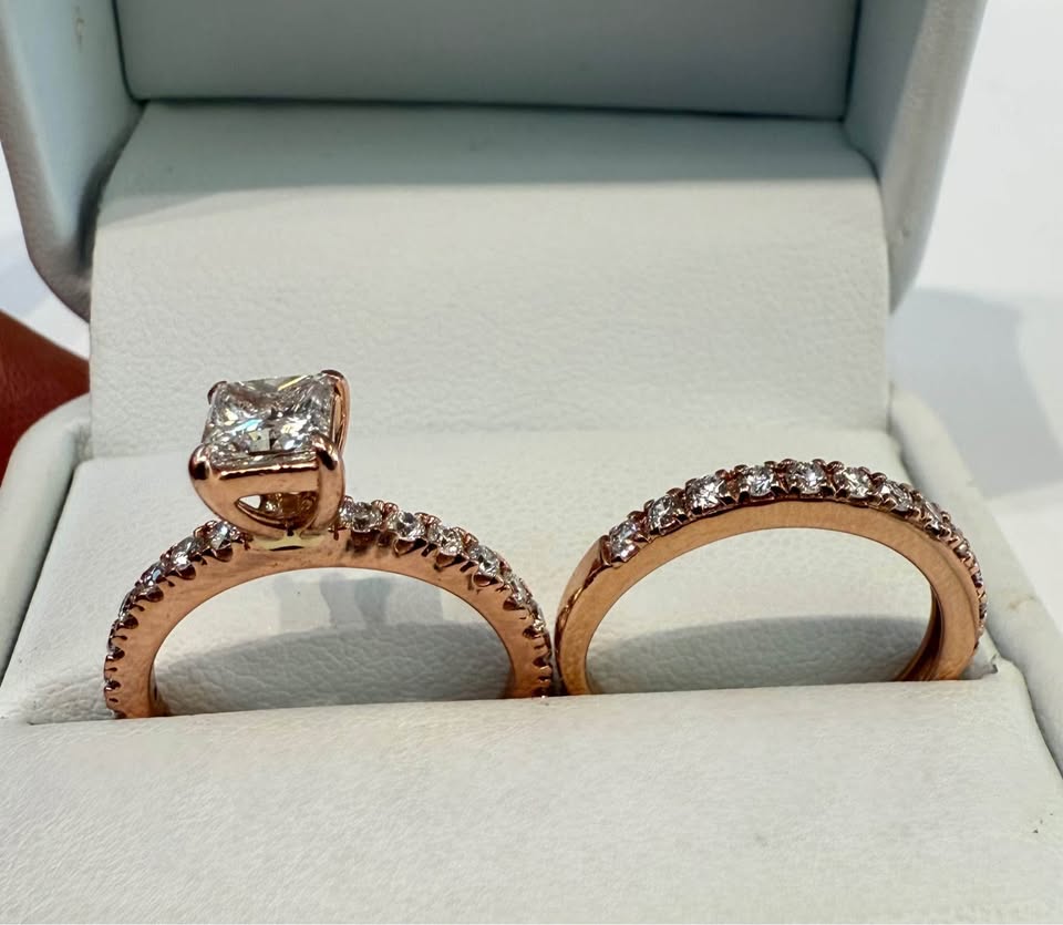 Beautiful Rose Gold 14k Wedding Set , 1.00ct Labmade VVS1-D Centre Stone and 0.50CTW Diamonds