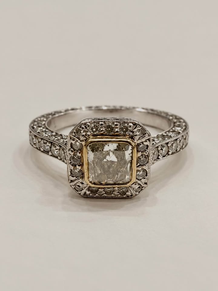 18 Karat Natural Yellow Diamond ArtDeco style Engagement Ring 1.75CTW