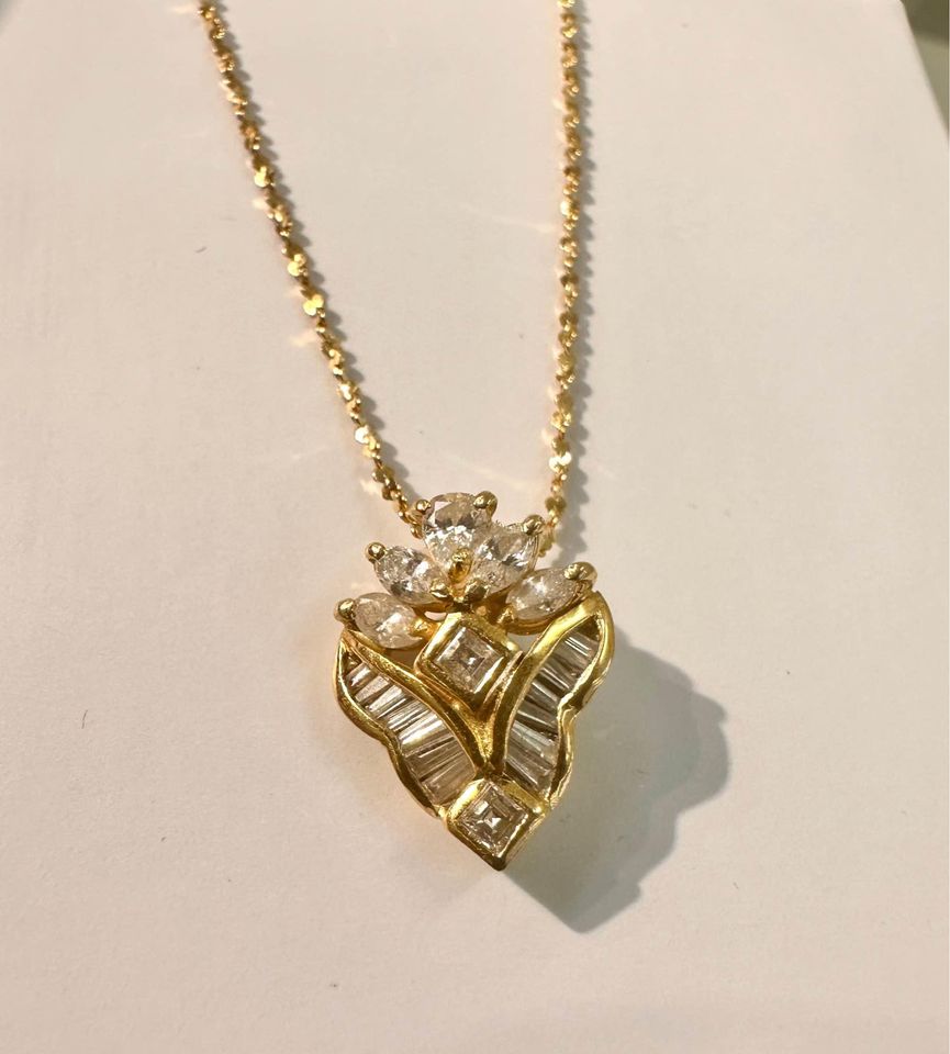 18Karat Vintage Natural Diamonds Necklace