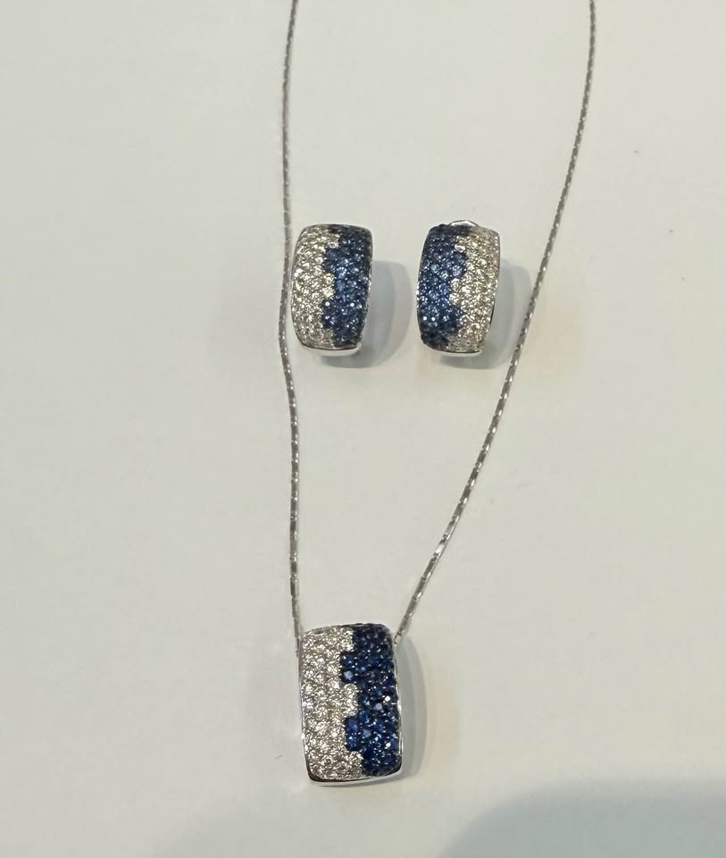 18Karat White Gold Natural Diamonds & Sapphires 4pcs Set 1.50CTW