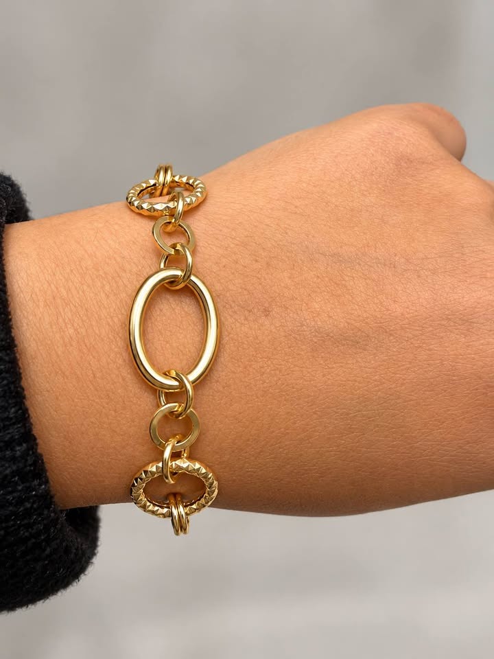 18Karat Yellow Gold Lady’s Fancy Link Bracelet 7.5”