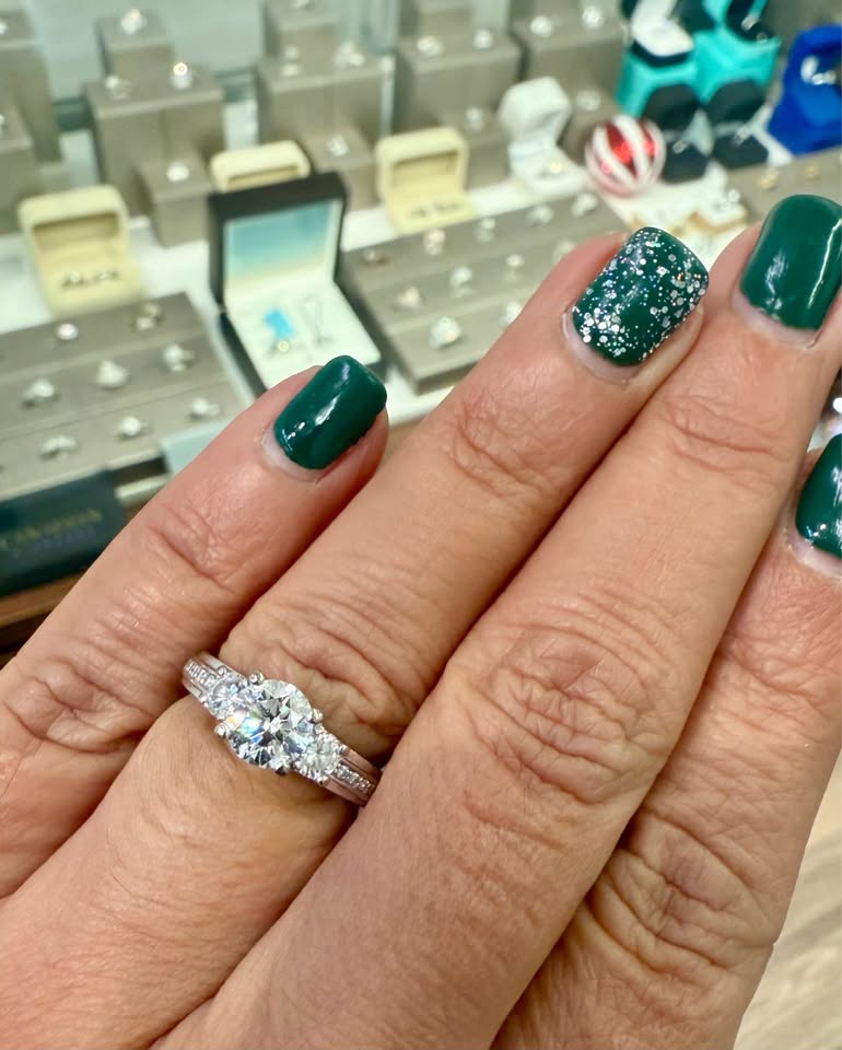 18k Hearts & Arrows Natural Diamond Past Present Future Ring VS2-F 1.58 Carat - Buy Now Pay Later