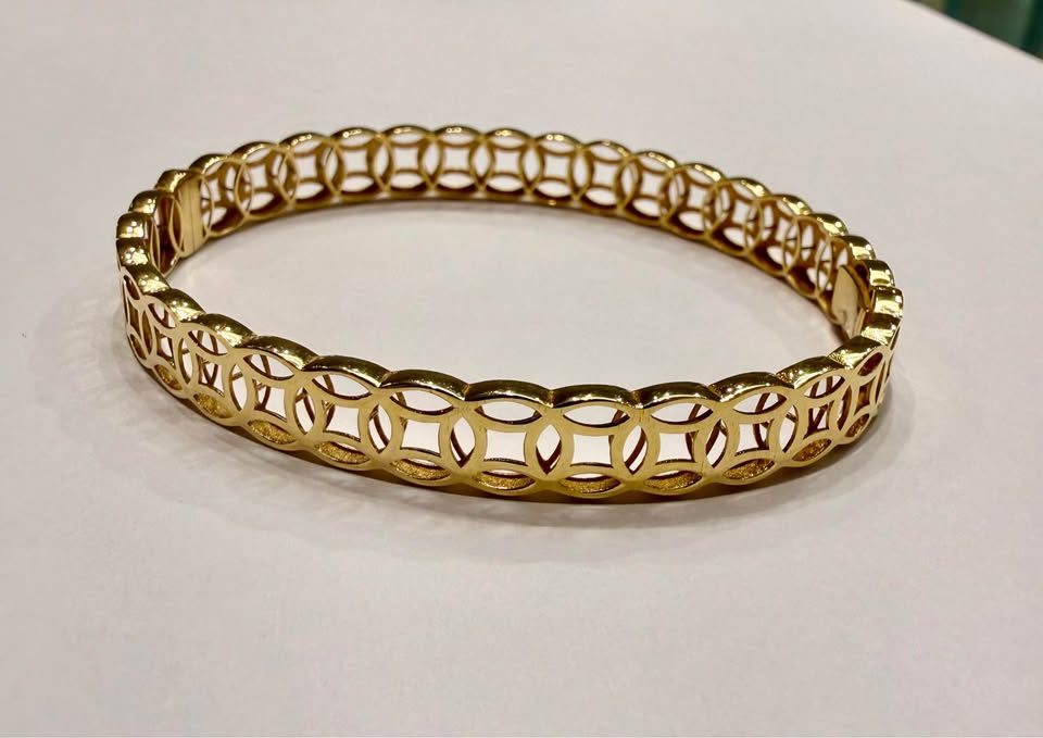 18karat Solid Gold 8mm Bangle
