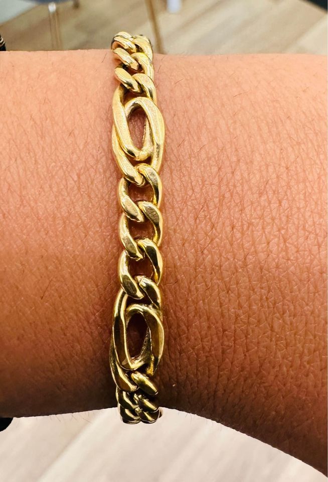 18karat Solid Gold Figaro Bracelet