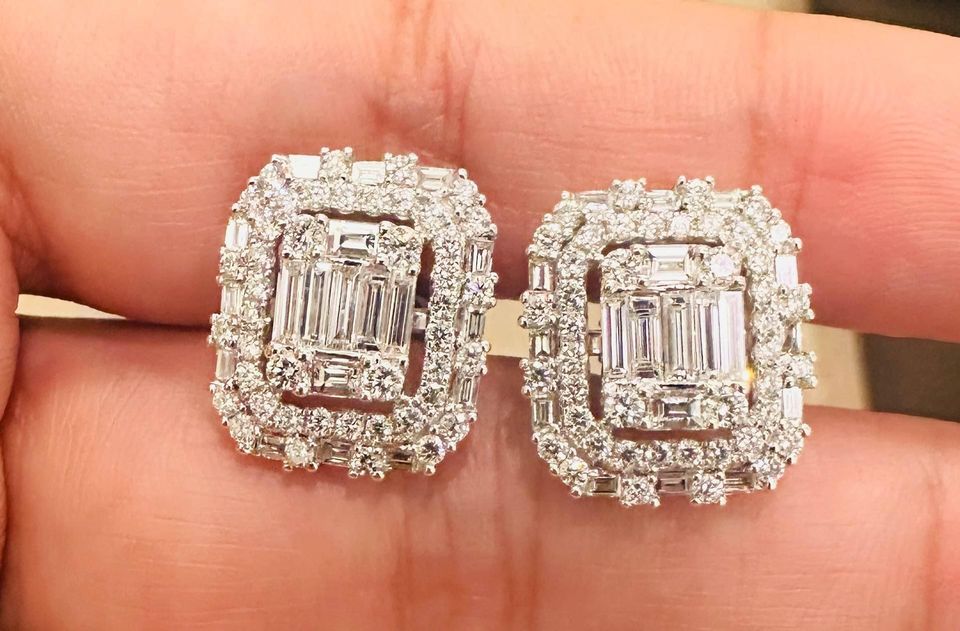 18karat white gold 4.00CTW Natural Diamond Earrings VVS1-E