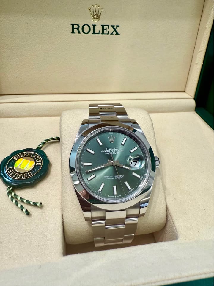 2025 Rolex Datejust 41mm 126300 MINT Green Dial Smooth Bezel - Full Set