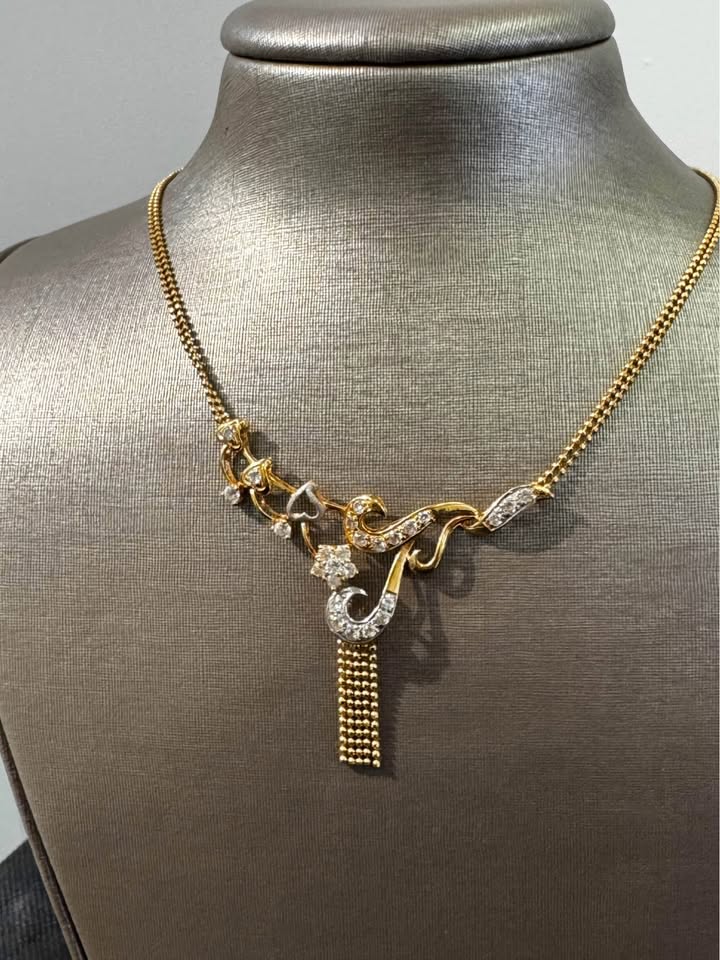 21 Karat Beautiful Vintage Ladies Necklace 10.6 grams 17”