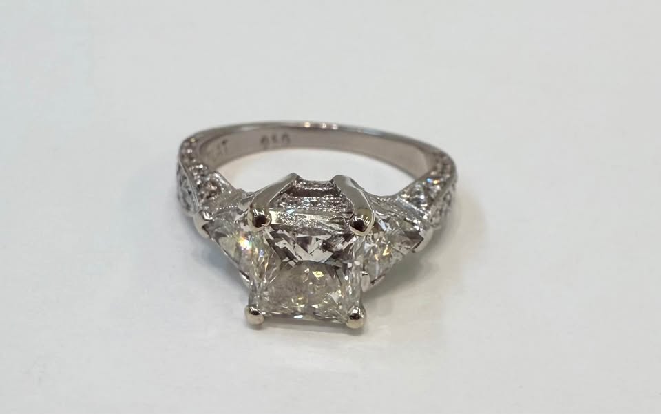 Save 50% off Market Price 3.00 Carat Natural Diamond Platinum Engagement Ring