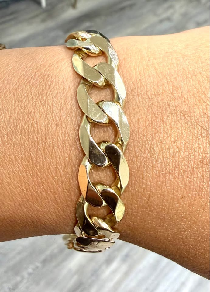 9 Karat Solid Gold Cuban Bracelet 8.5” 12mm wide , Big Lobster Clasp , 36 grams