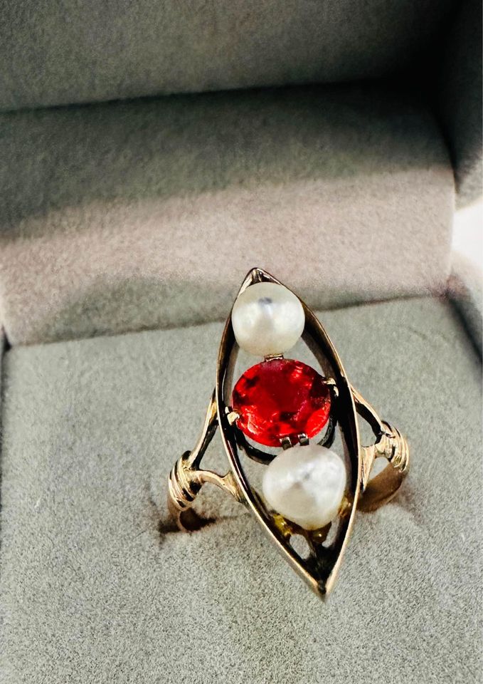 Antique 10karat Rose Gold Ruby and Pearls Ring