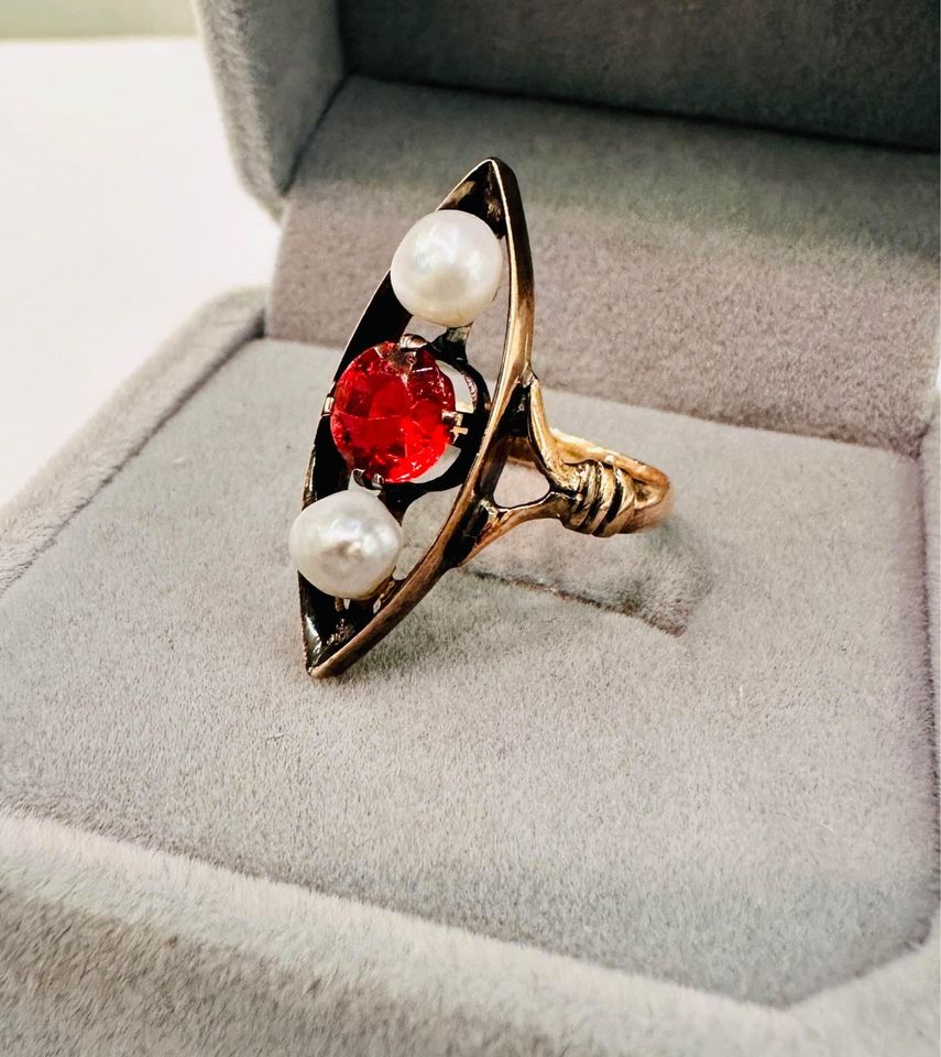 Antique 10karat Rose Gold Ruby and Pearls Ring