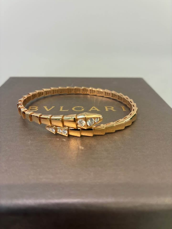 BULGARI Serpenti Viper One-Coil 18 kt Yellow Gold Bracelet With Pavé Diamonds- Full Set REF#360701