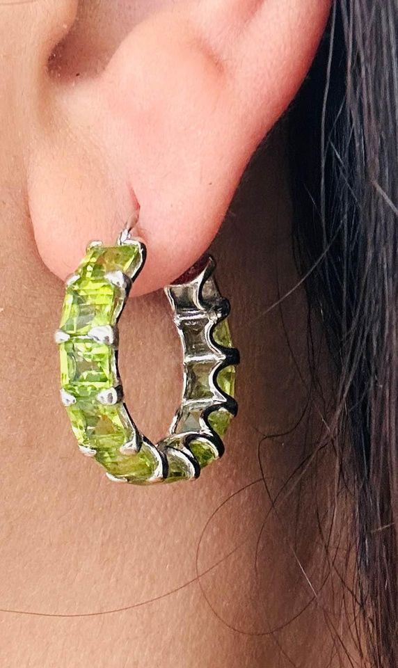 Beautiful 10.00CTW Natural Peridot Hoop Earrings in 14k Gold