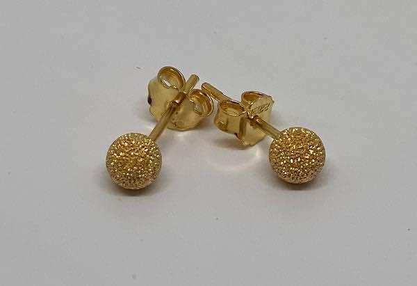 Beautiful 18karat Solid Gold Ball Studs