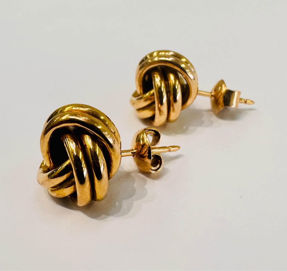 Beautiful 18karat Solid Gold Love Knot Stud Earrings