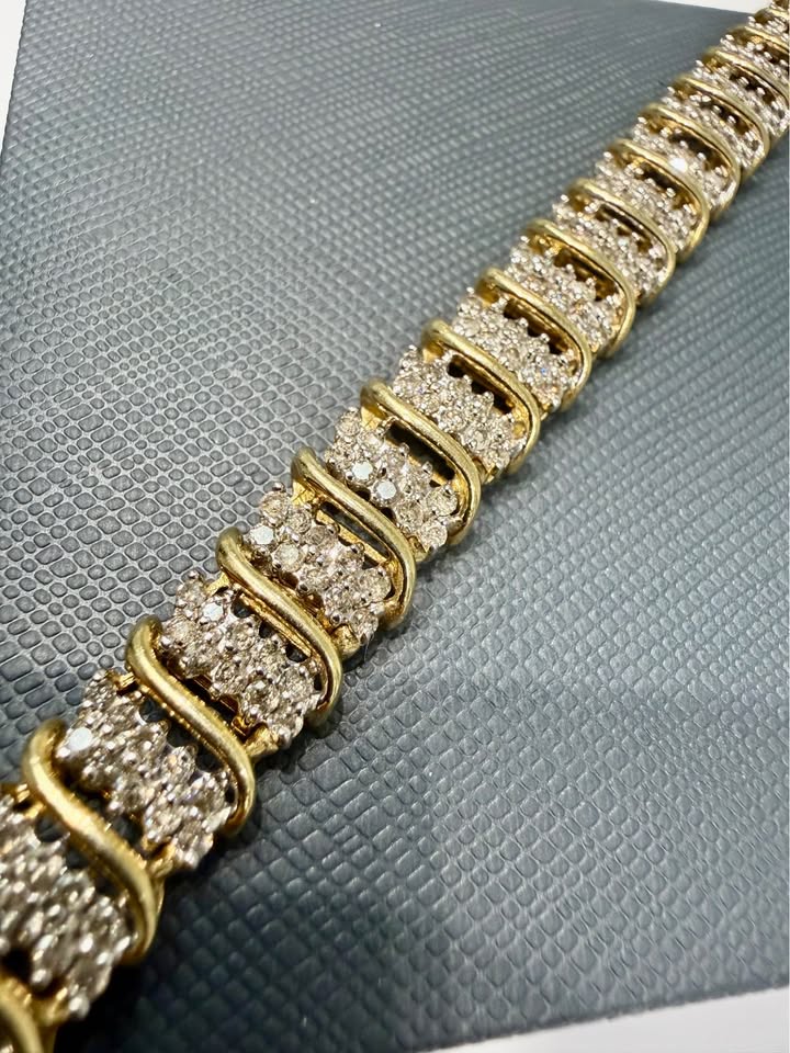 Beautiful Diamond Bracelet “unisex” 4.50Carats of Natural Diamonds 19.82 grams in 10karat Gold