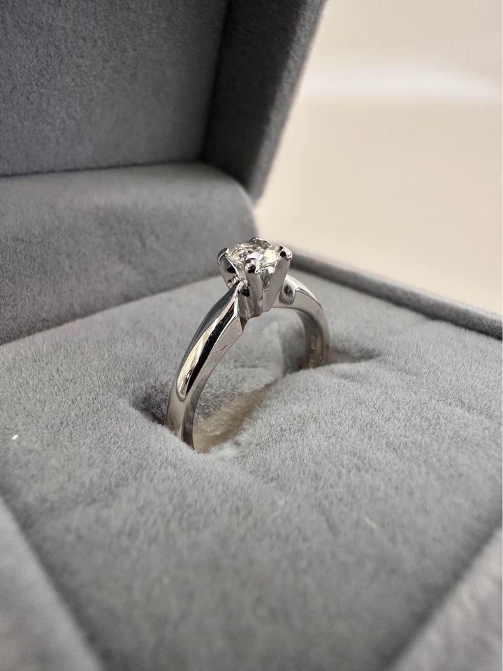 Beautiful Natural Diamond Solitaire in 14k