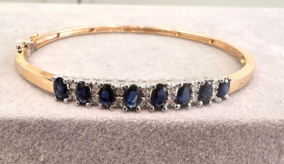 10K Beautiful Natural Sapphires and Diamonds Bangle