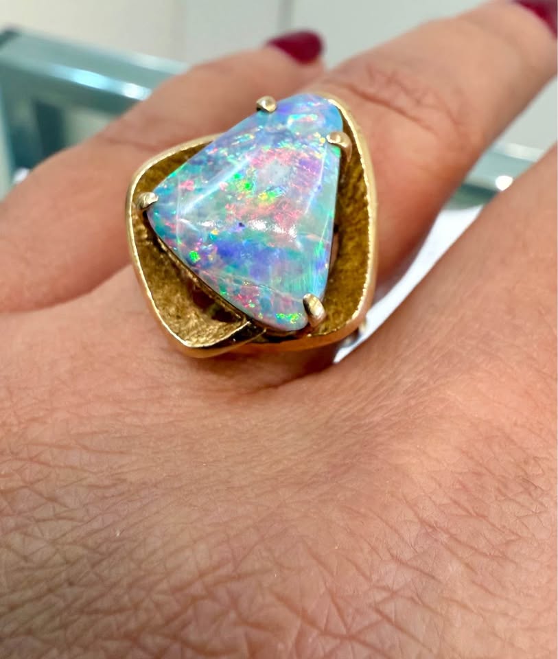 Beautiful Natural Opal Vintage 14k Yellow Gold Statement Ring