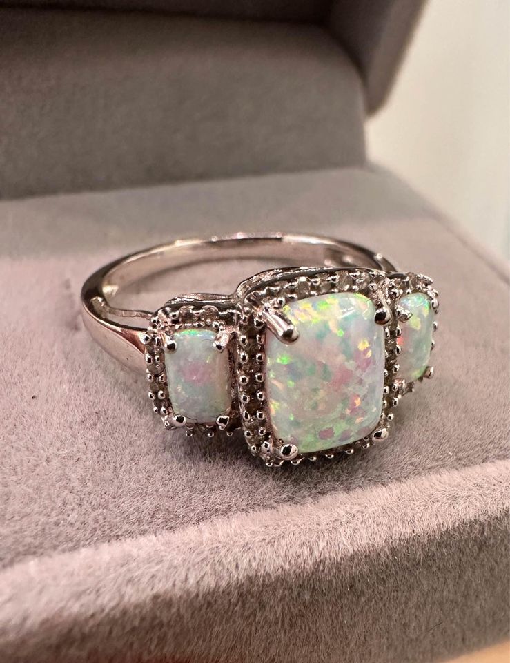 Beautiful past present future 14k Natural Ethiopian Opals Ring