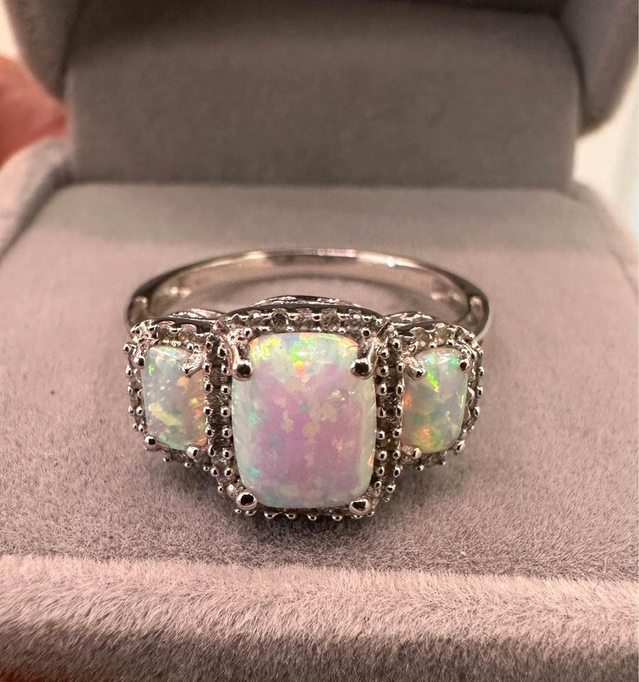 Beautiful past present future 14k Natural Ethiopian Opals Ring