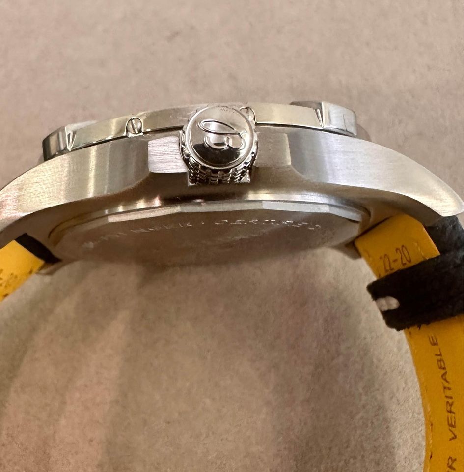 Breitling Avenger A17318, 300M Watch