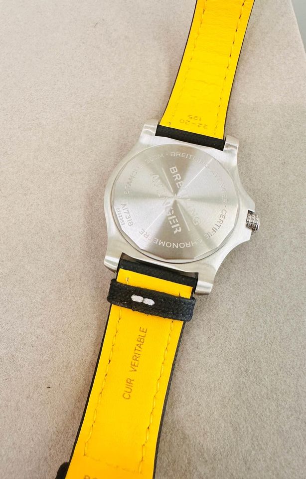 Breitling Avenger A17318, 300M Watch