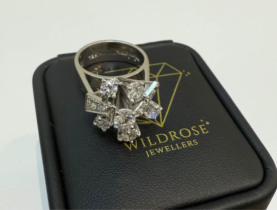 Brinkhaus Vintage 18Karat Statement Ring 1.30 Carats of Natural Diamonds VS1-F