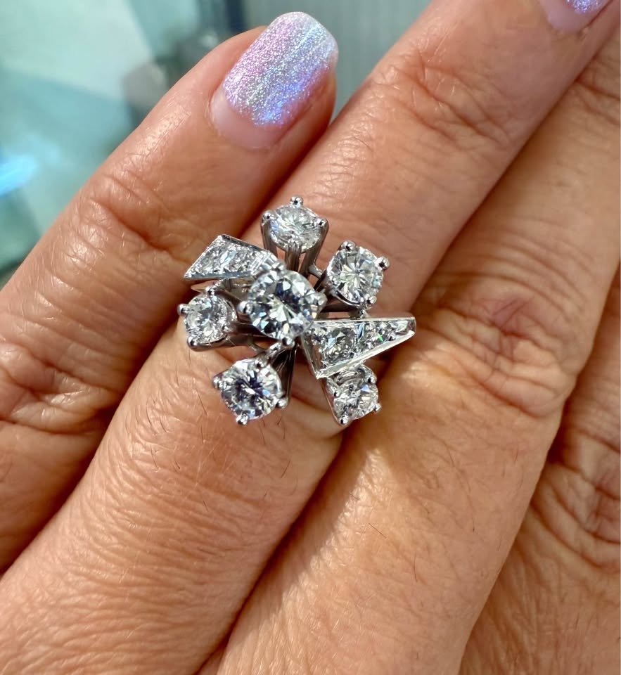 Brinkhaus Vintage 18Karat Statement Ring 1.30 Carats of Natural Diamonds VS1-F