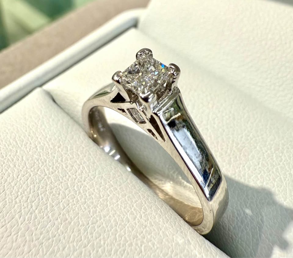 Canadian Certified Diamond 🇨🇦 Solitaire F Colour in 14k White Gold