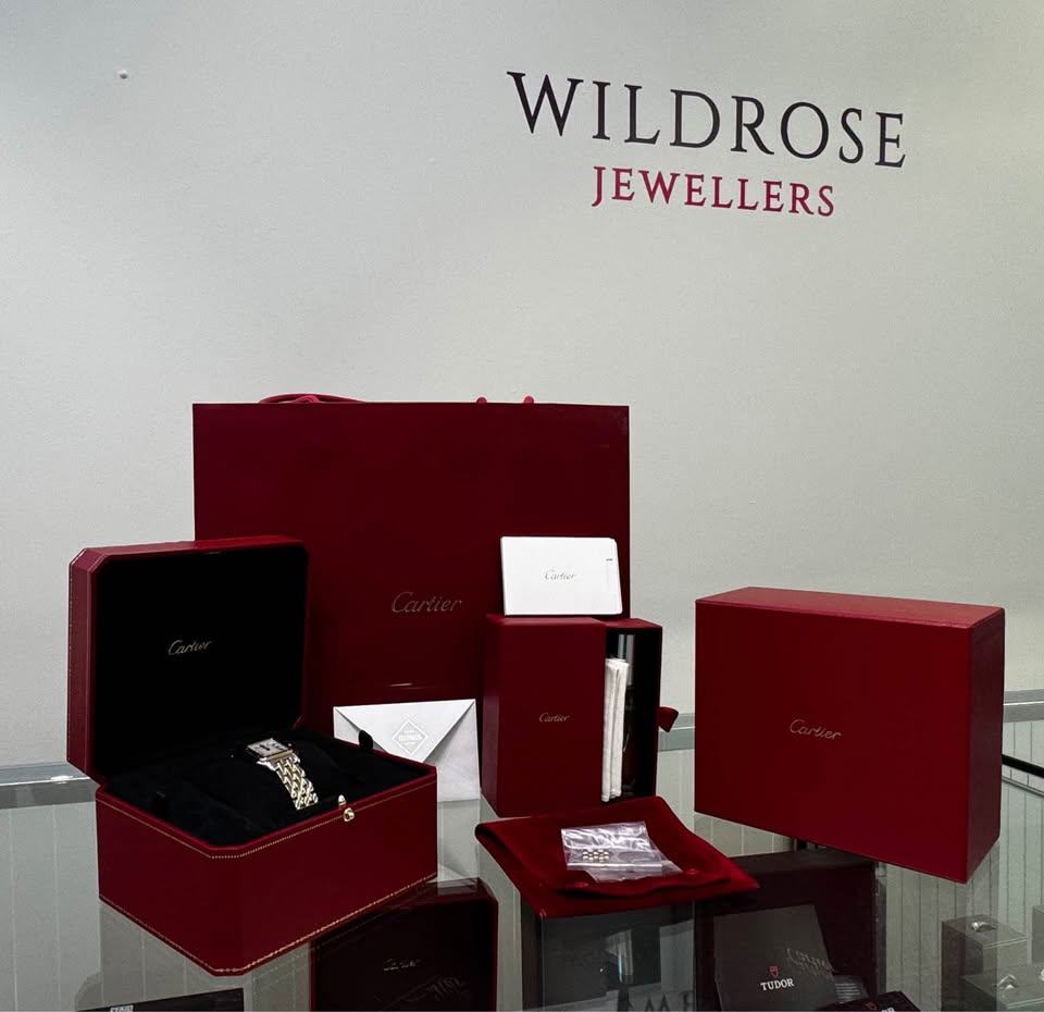 Cartier Panthere 2024 , Full Set , Mint Condition, Model# W2PN0007