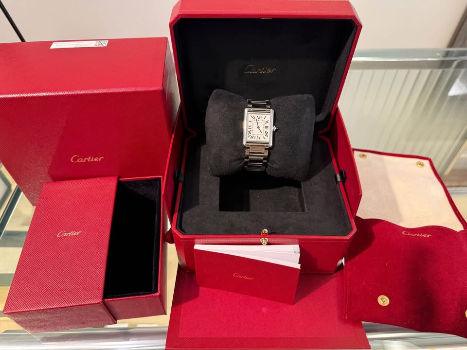Cartier Tank Large Full Set 2023 , Under Warranty , New Condition, Full set