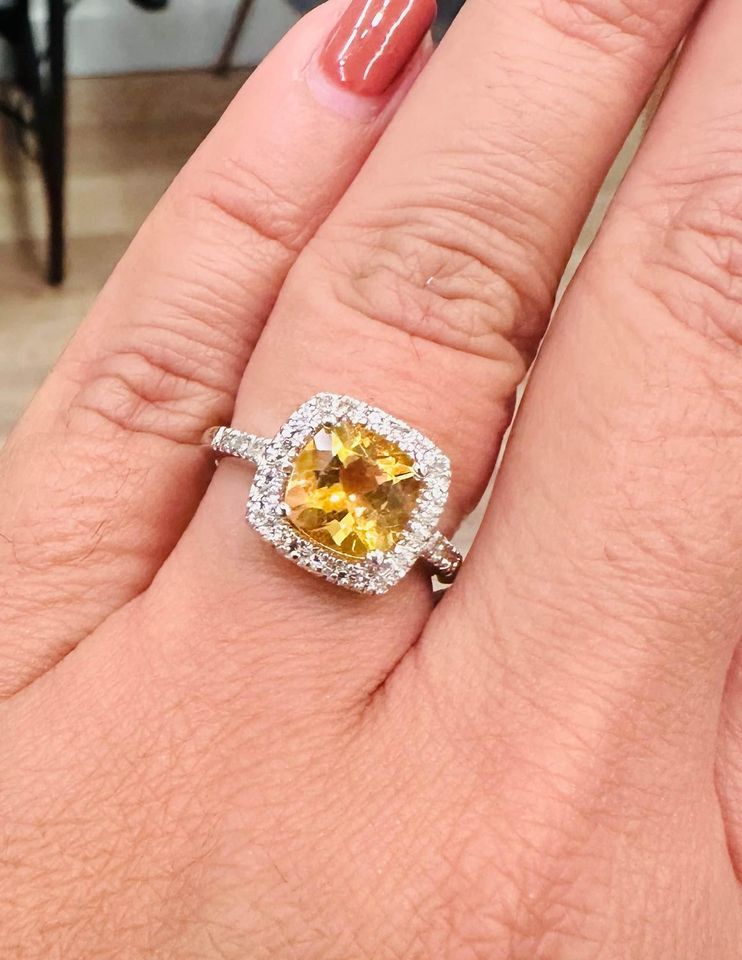 Citrine and Diamonds Ring In White Gold , 3.00 Carats