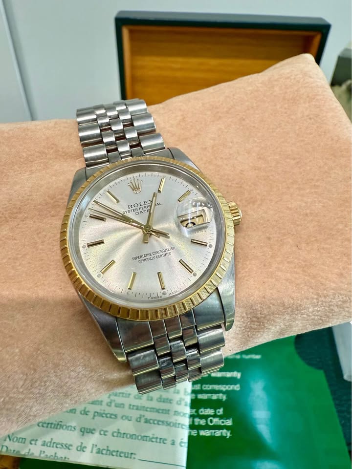 Preowned Rolex Datejust Ref# 15223 34mm, 18k Fluted Bezel , Jubilee Bracelet- Rare Find Full Set