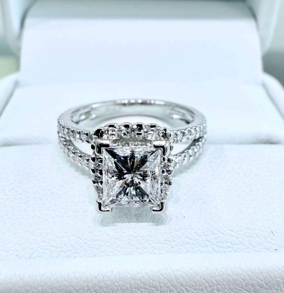Beautiful Natural Certified Diamond Engagement Ring 1.45carat Princess Cut D Color , Halo Style