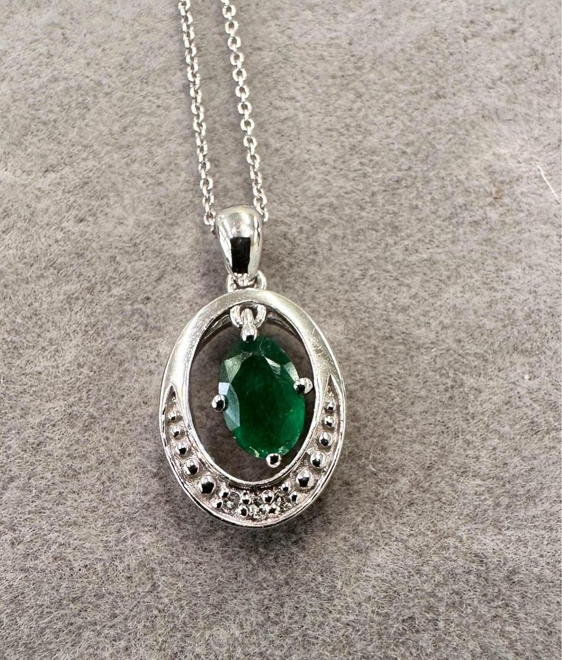 Emerald and Diamonds Necklace in 10karat White gold 18”