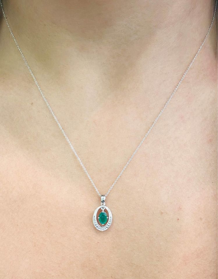 Emerald and Diamonds Necklace in 10karat White gold 18”