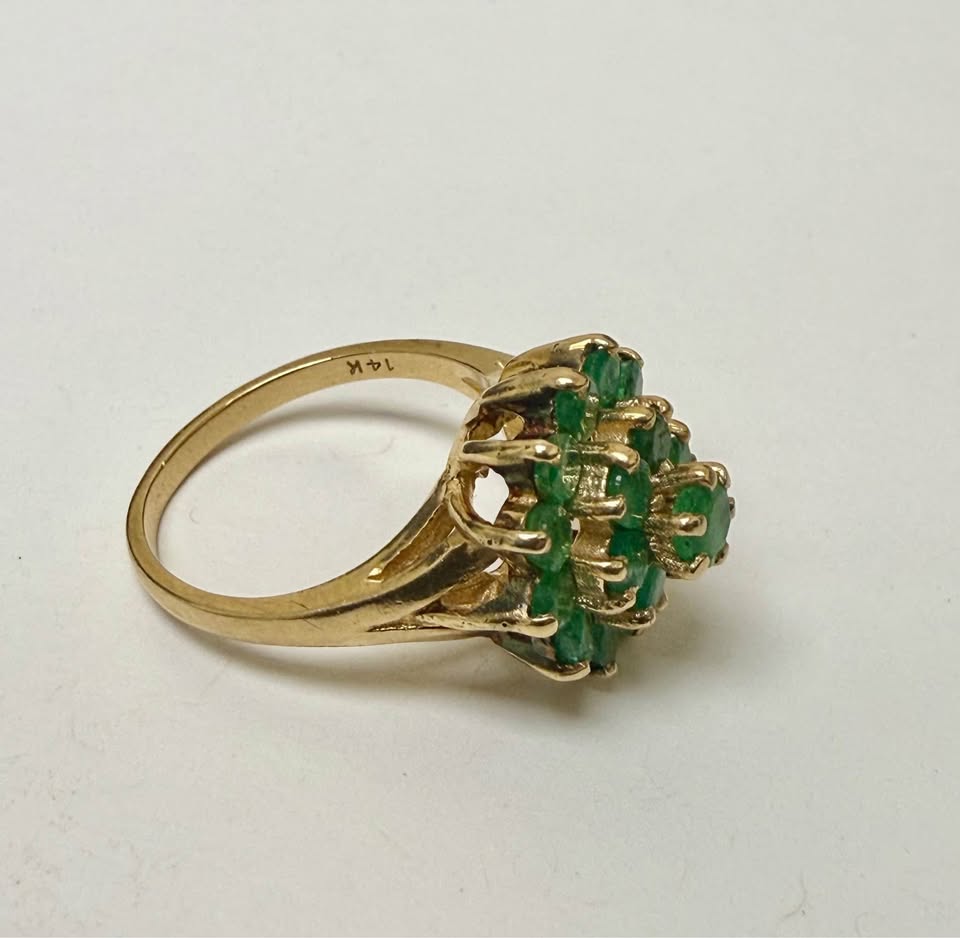 Gorgeous Vintage Natural Emeralds Cocktail Ring in 14k Gold 1.00CTW