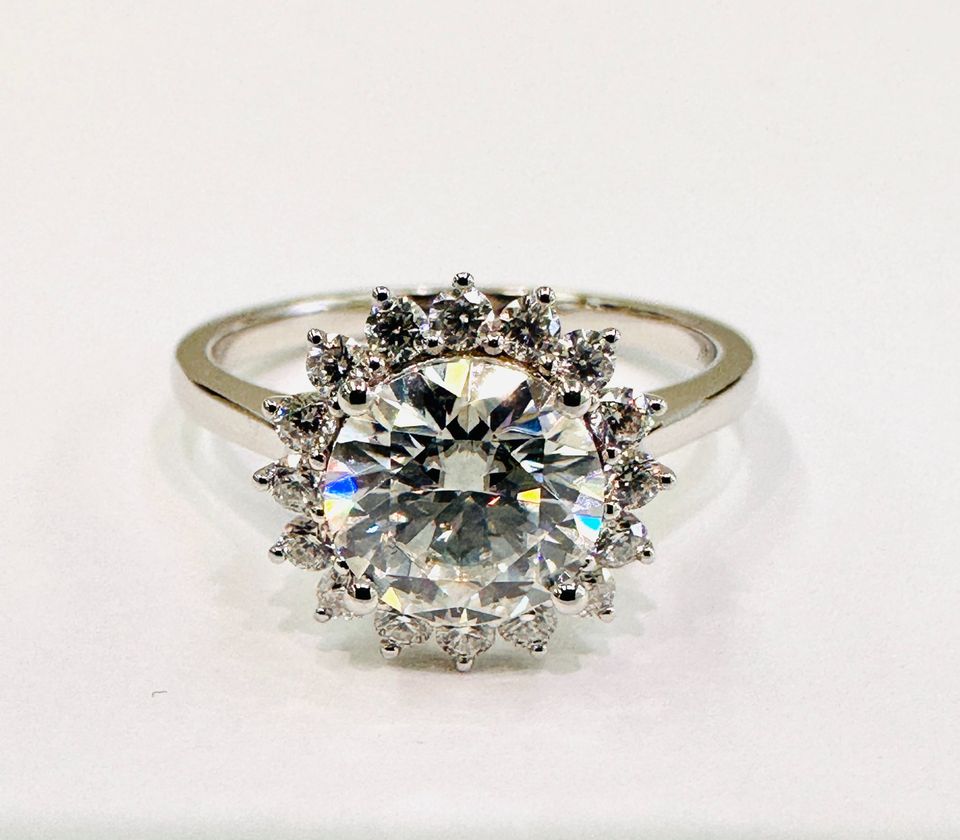 Gorgeous 2.20CTW Engagement Ring in 14Karat White Gold