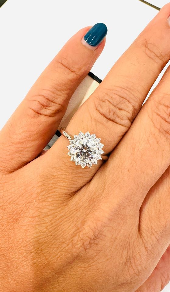 Gorgeous 2.20CTW Engagement Ring in 14Karat White Gold