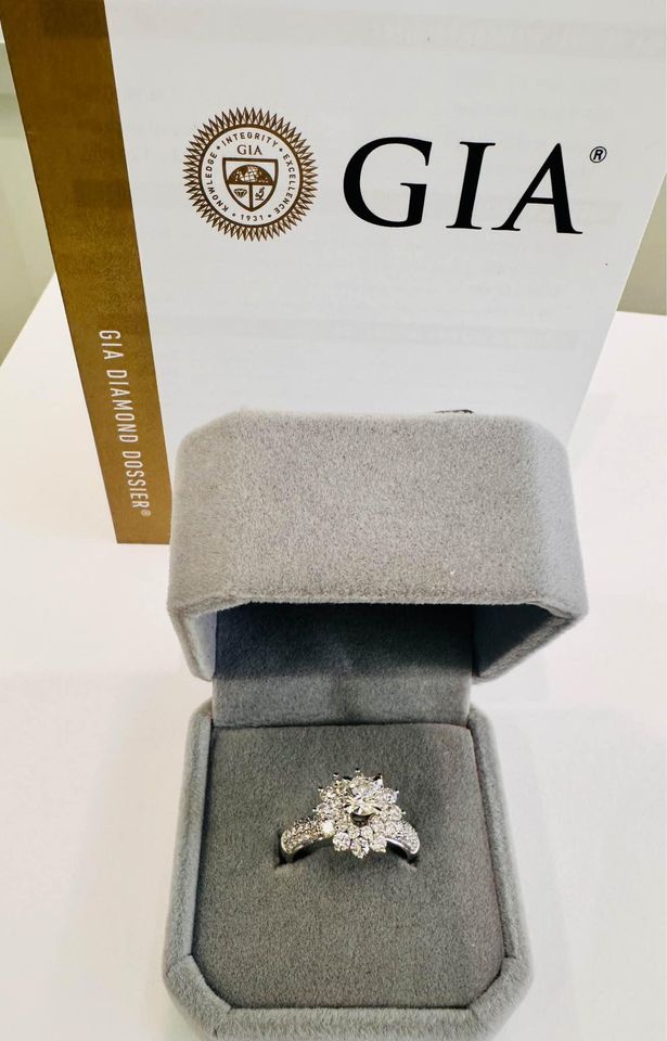 GIA Certified Natural Diamonds Engagement Ring in 18k white gold , 1.50 CTW