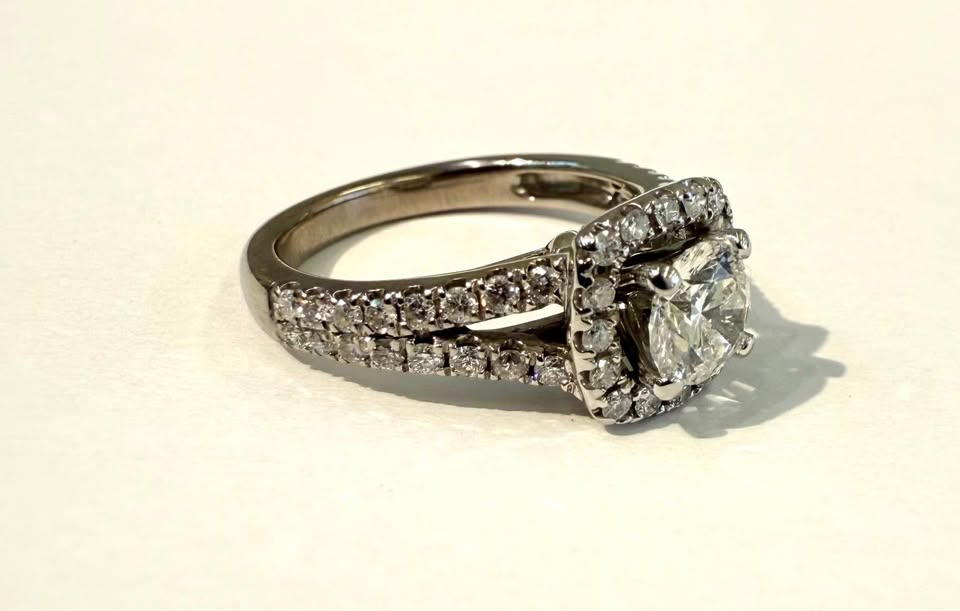 GIA Certified Natural Diamond Halo Engagement Ring G-SI2 - 14k Gold