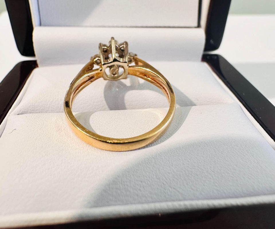 Gorgeous Natural Diamond Vintage Cluster Engagement Ring 0.50CTW